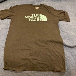 2 brand new north face t shirts